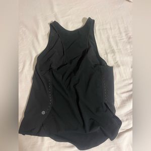 Black lululemon tank size 4 like new condition!